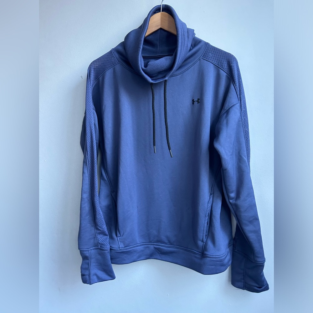 UNDER ARMOUR women’s medium cowel neck hoody